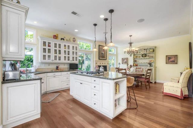 1176 Quail Gardens Court, Encinitas, CA 92024