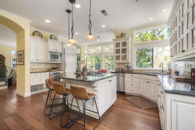 1176 Quail Gardens Court, Encinitas, CA 92024