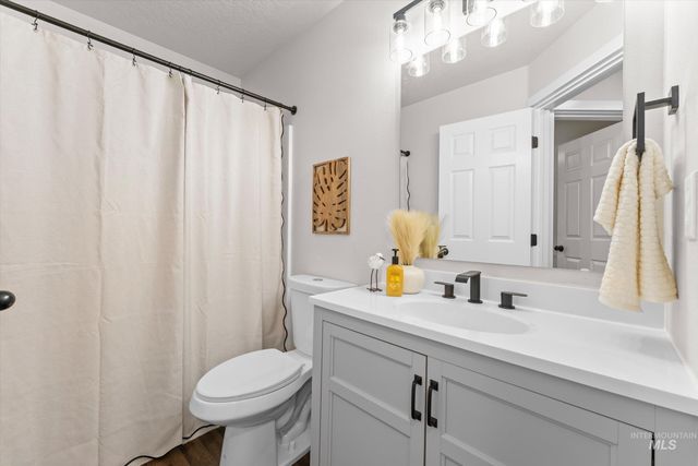 3324 E Princess Amy Ct, Nampa, ID 83687