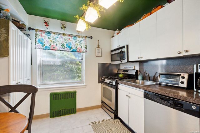 324 Post 6E, Westbury, NY 11590