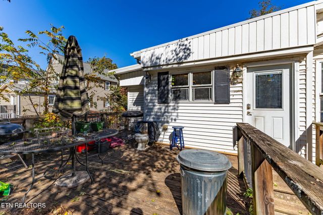 302 Kingston St, Lenoir City, TN 37771