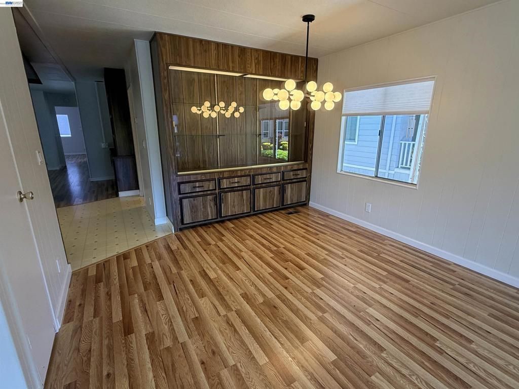 Image 11 of property listing at 29354 Middleborough, Hayward, CA 94544