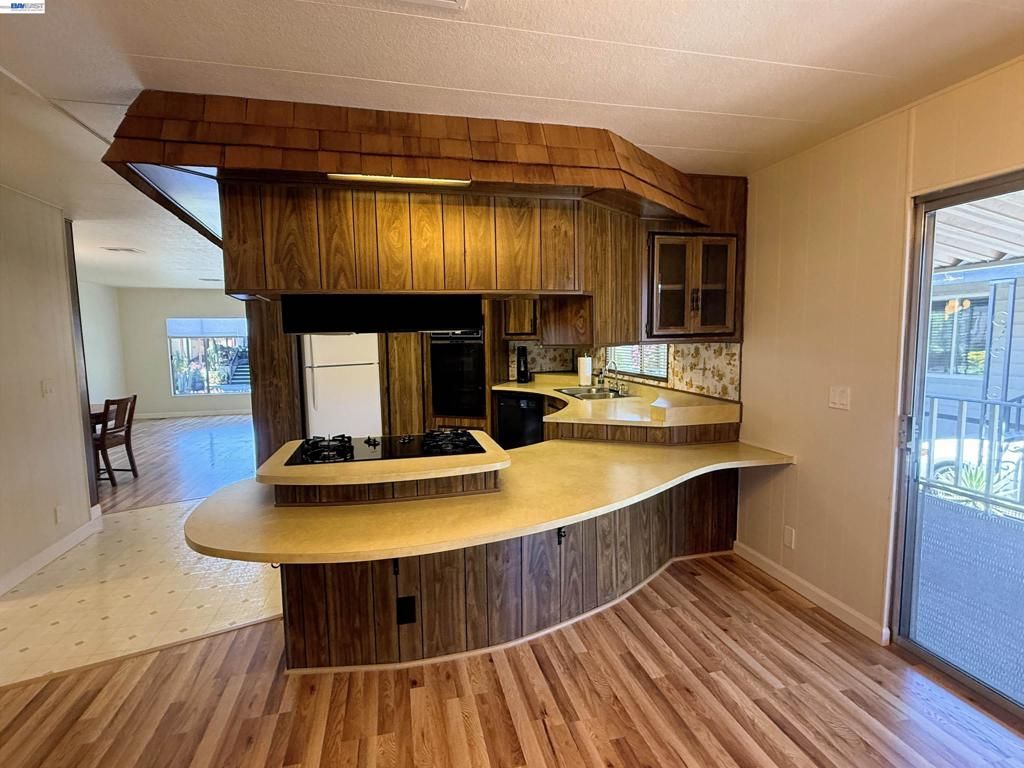 Image 16 of property listing at 29354 Middleborough, Hayward, CA 94544