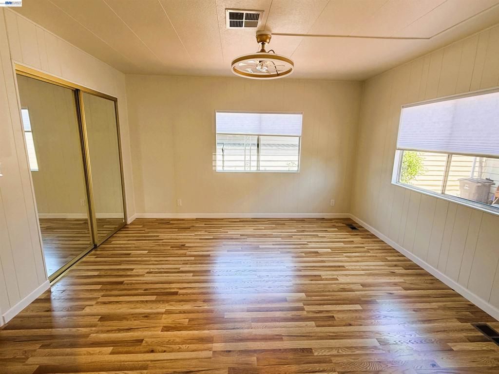 Image 17 of property listing at 29354 Middleborough, Hayward, CA 94544