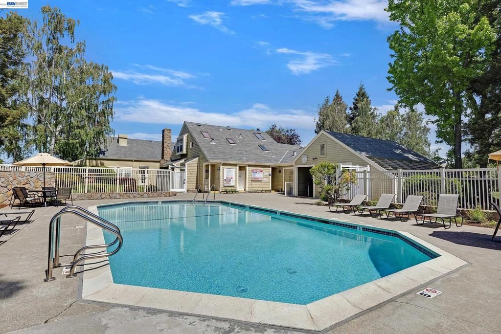 Image 26 of property listing at 29354 Middleborough, Hayward, CA 94544