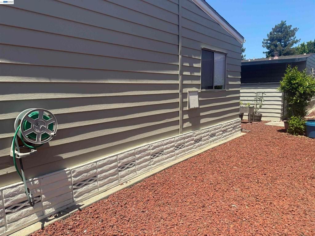 Image 6 of property listing at 29354 Middleborough, Hayward, CA 94544