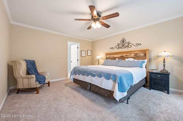 8316 Lacevine Rd, Louisville, KY 40220