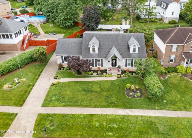 8316 Lacevine Rd, Louisville, KY 40220