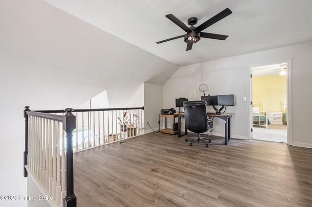 8316 Lacevine Rd, Louisville, KY 40220