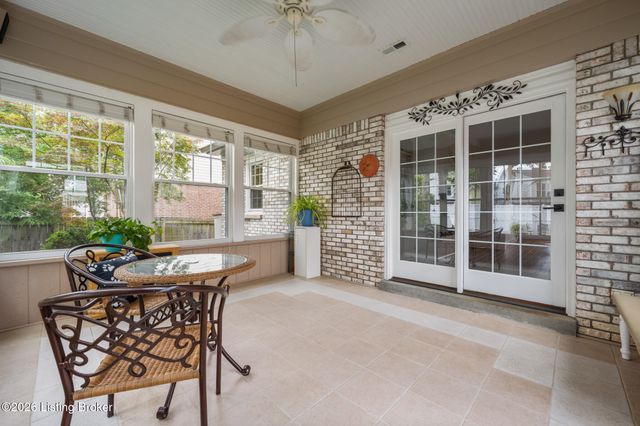 8316 Lacevine Rd, Louisville, KY 40220