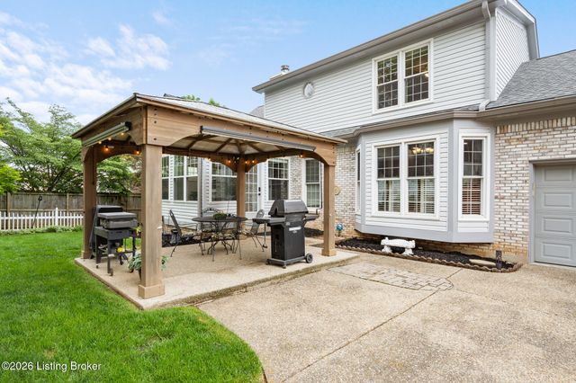 8316 Lacevine Rd, Louisville, KY 40220