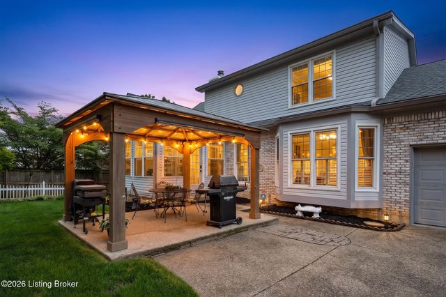 8316 Lacevine Rd, Louisville, KY 40220