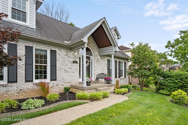 8316 Lacevine Rd, Louisville, KY 40220