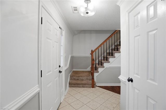 1609 Solway CT, Virginia Beach, VA 23454