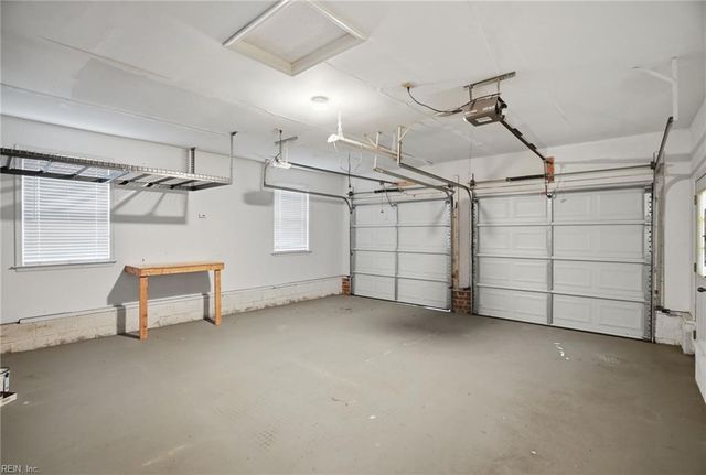 1609 Solway CT, Virginia Beach, VA 23454