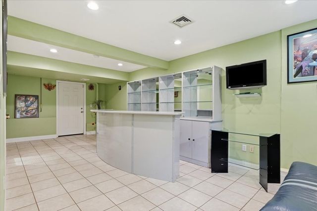 25 Hamlet Street 25, Newton, MA 02459
