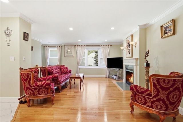 25 Hamlet Street 25, Newton, MA 02459