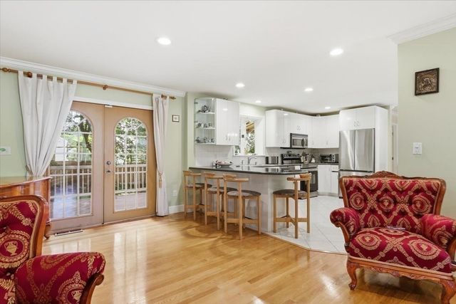 25 Hamlet Street 25, Newton, MA 02459
