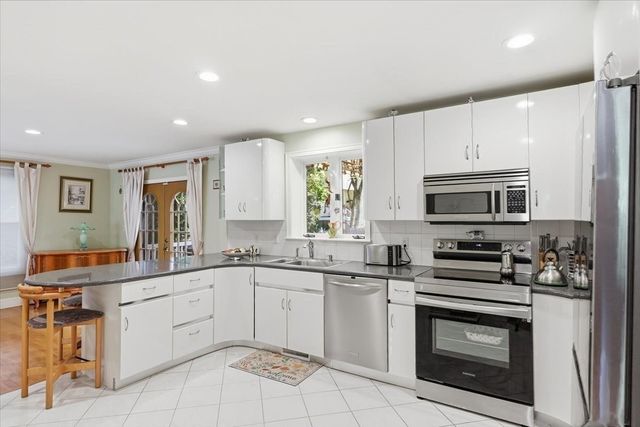 25 Hamlet Street 25, Newton, MA 02459