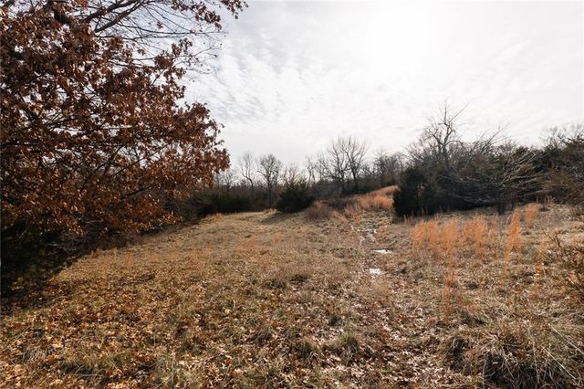 3877 W Kessler Mountain Road, Fayetteville, AR 72701