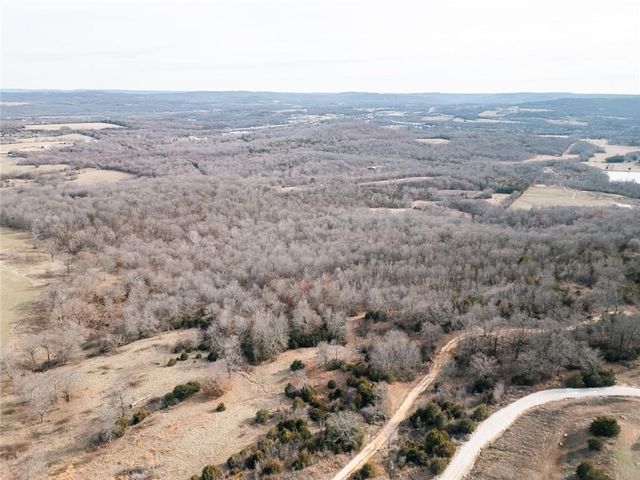 3877 W Kessler Mountain Road, Fayetteville, AR 72701