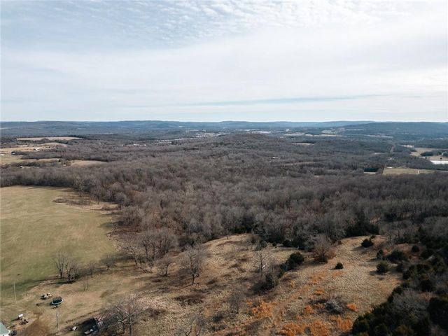 3877 W Kessler Mountain Road, Fayetteville, AR 72701