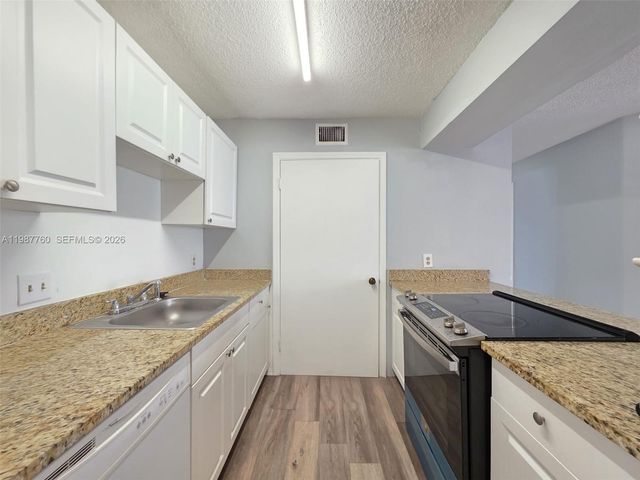 2303 N Congress Ave 28, Boynton Beach, FL 33426