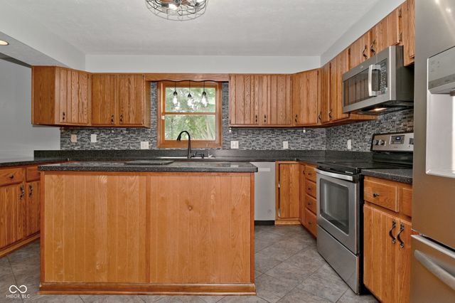 1012 Hudson Bay Drive, Greenwood, IN 46142
