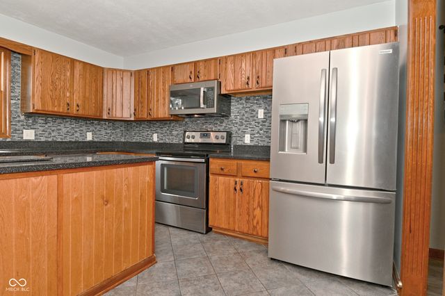 1012 Hudson Bay Drive, Greenwood, IN 46142