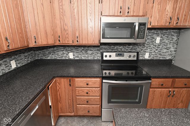 1012 Hudson Bay Drive, Greenwood, IN 46142