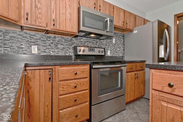 1012 Hudson Bay Drive, Greenwood, IN 46142