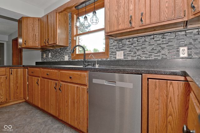 1012 Hudson Bay Drive, Greenwood, IN 46142