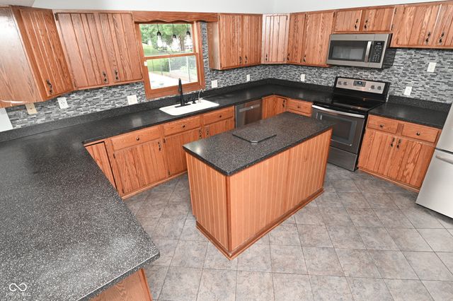 1012 Hudson Bay Drive, Greenwood, IN 46142