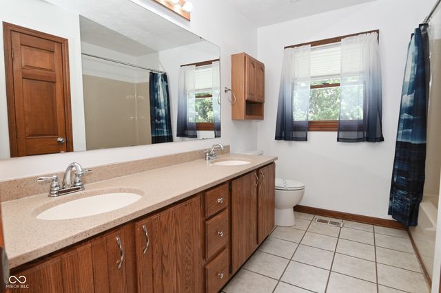 1012 Hudson Bay Drive, Greenwood, IN 46142