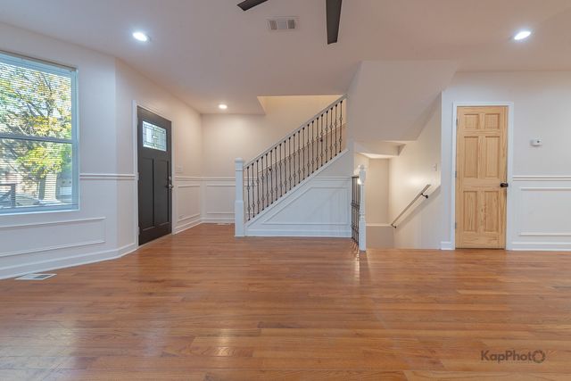 527 N Ridgeway Avenue, Chicago, IL 60624