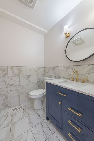 527 N Ridgeway Avenue, Chicago, IL 60624