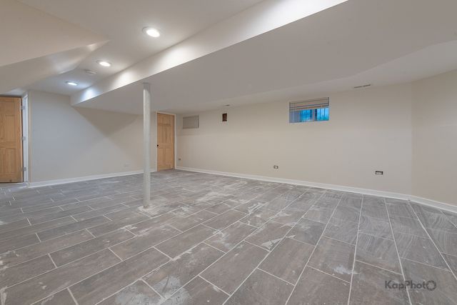 527 N Ridgeway Avenue, Chicago, IL 60624