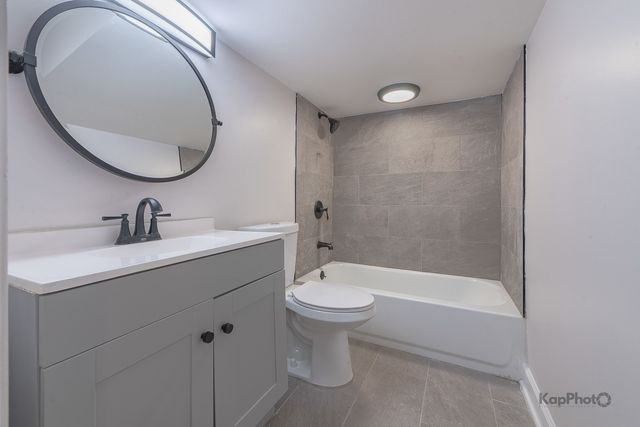 527 N Ridgeway Avenue, Chicago, IL 60624