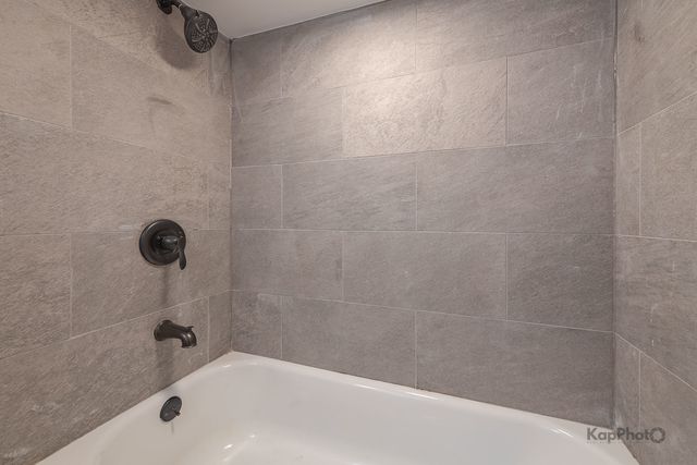 527 N Ridgeway Avenue, Chicago, IL 60624