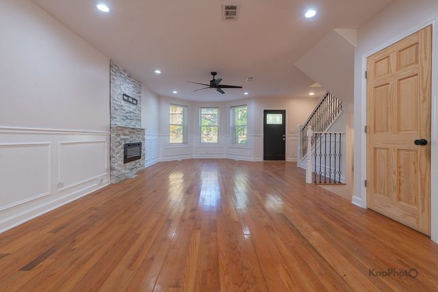 527 N Ridgeway Avenue, Chicago, IL 60624