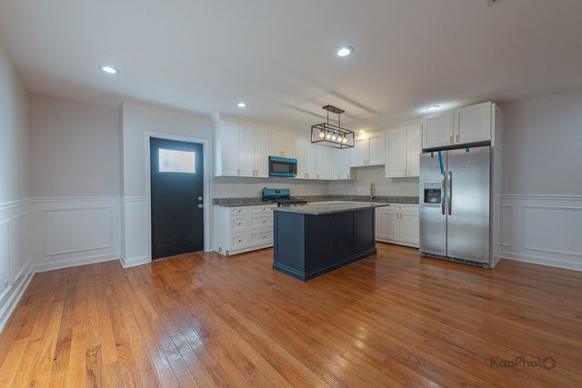 527 N Ridgeway Avenue, Chicago, IL 60624