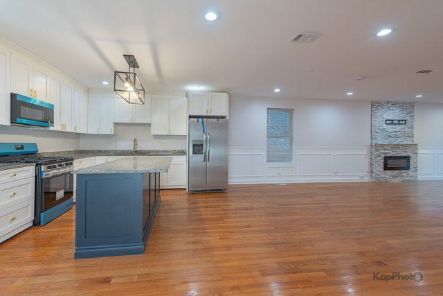 527 N Ridgeway Avenue, Chicago, IL 60624