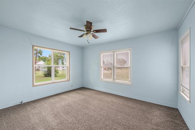 731 State Highway 320, Lott, TX 76656