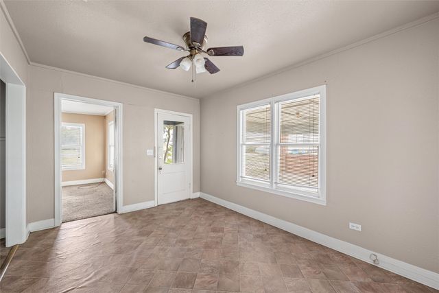 731 State Highway 320, Lott, TX 76656