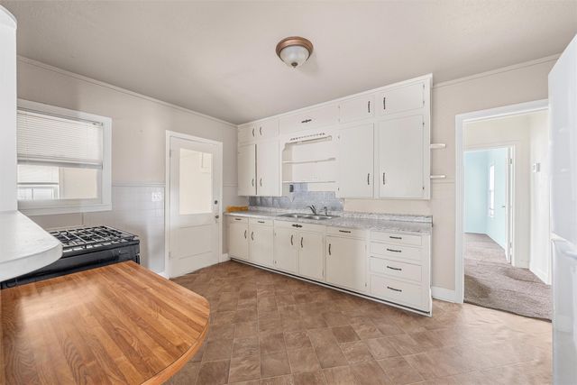 731 State Highway 320, Lott, TX 76656