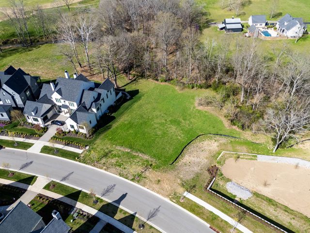 9040 Passiflora Ct, College Grove, TN 37046