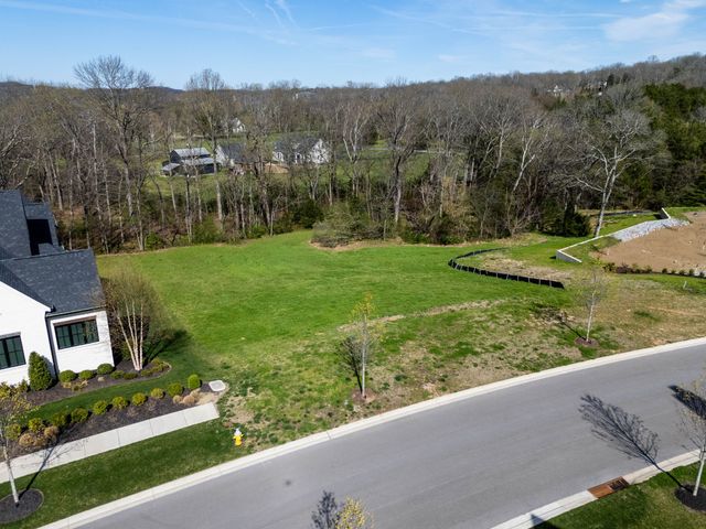 9040 Passiflora Ct, College Grove, TN 37046