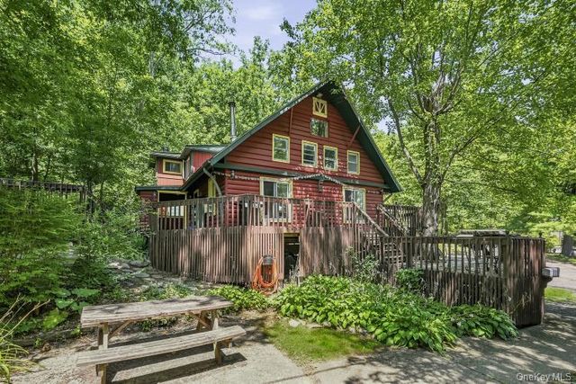 14 Smith Hill Road, New Hampton, NY 10958