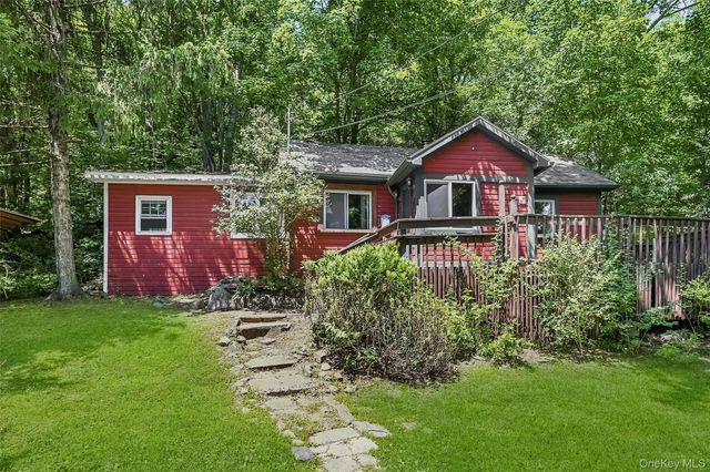 14 Smith Hill Road, New Hampton, NY 10958