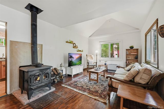 14 Smith Hill Road, New Hampton, NY 10958